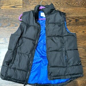 Women Avenue size 14/16 black and blue lined puffy vest